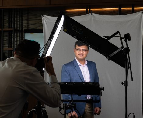josh-line-photography-oracle-edge-summit-las-vegas-headshot-booth Josh Line Photography headshot booth at Oracle Edge Summit Las Vegas conference